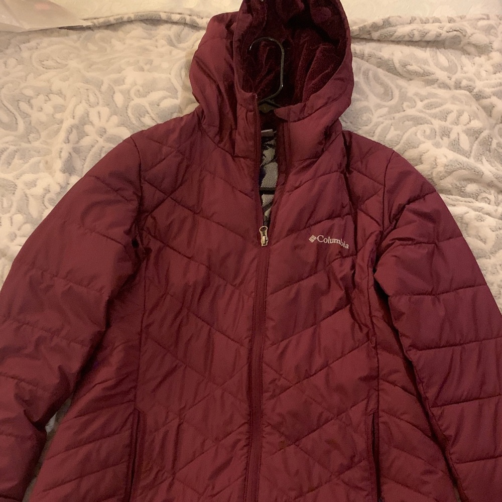Columbia Women's Deep berry Puffer Jacket